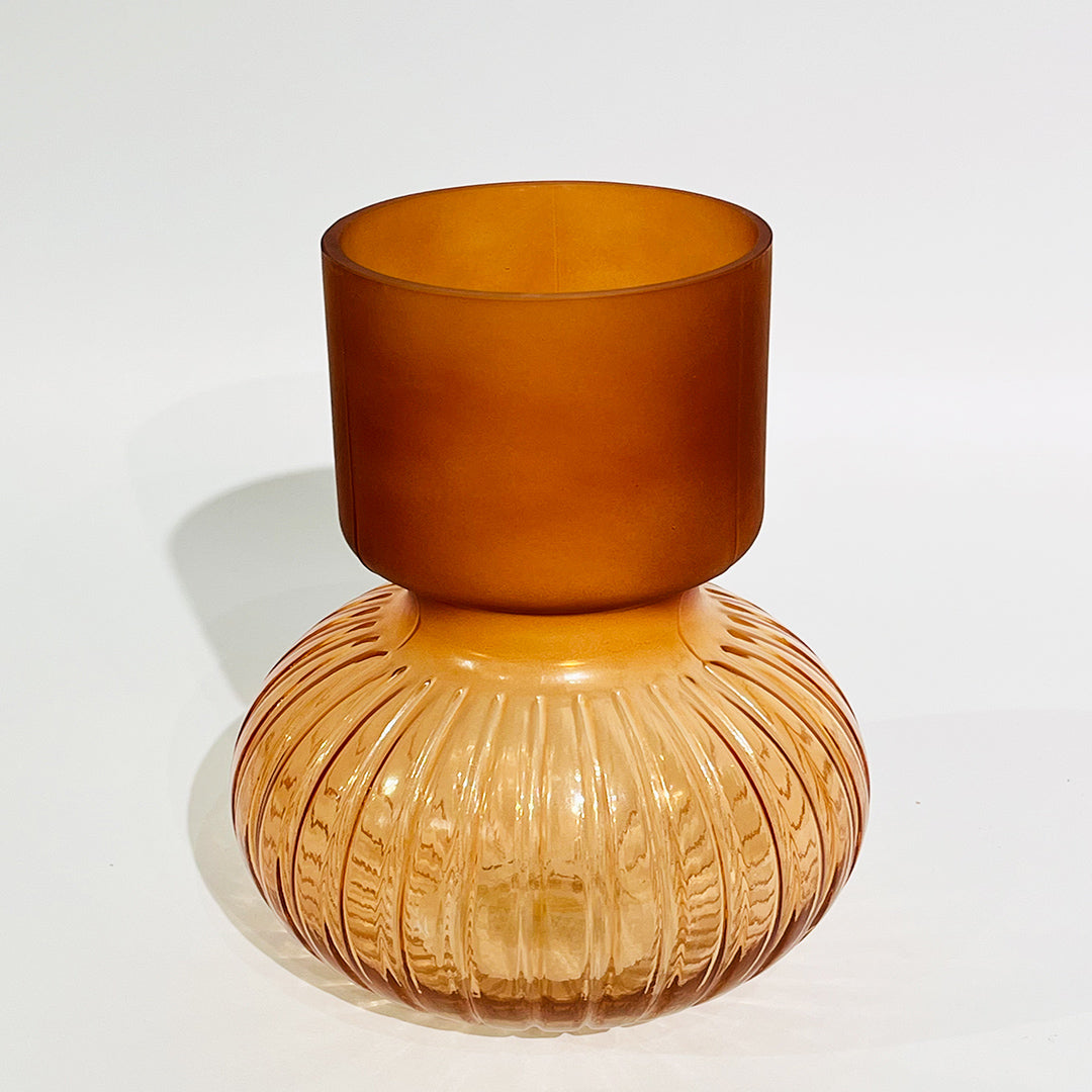 FLORERO DECORATIVO ÁMBAR EN VIDRIO