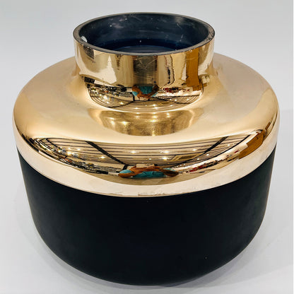 FLORERO MODERNO NEGRO Y DORADO EN CERÁMICA