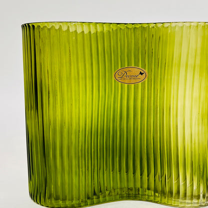 FLORERO DECORATIVO VERDE EN VIDRIO ONDULADO