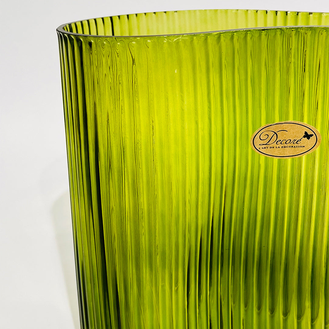 FLORERO DECORATIVO VERDE EN VIDRIO ONDULADO