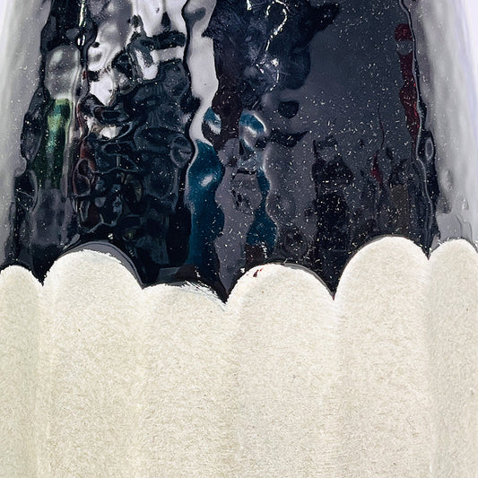 FLORERO DECORATIVO EN VIDRIO COLOR NEGRO