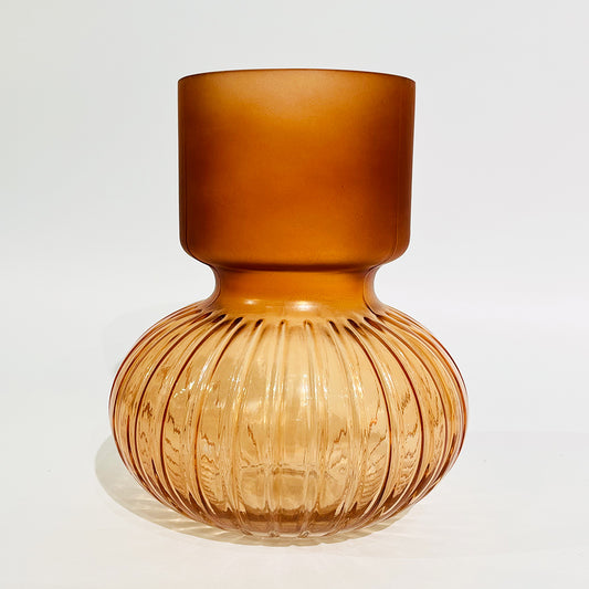 FLORERO DECORATIVO ÁMBAR EN VIDRIO